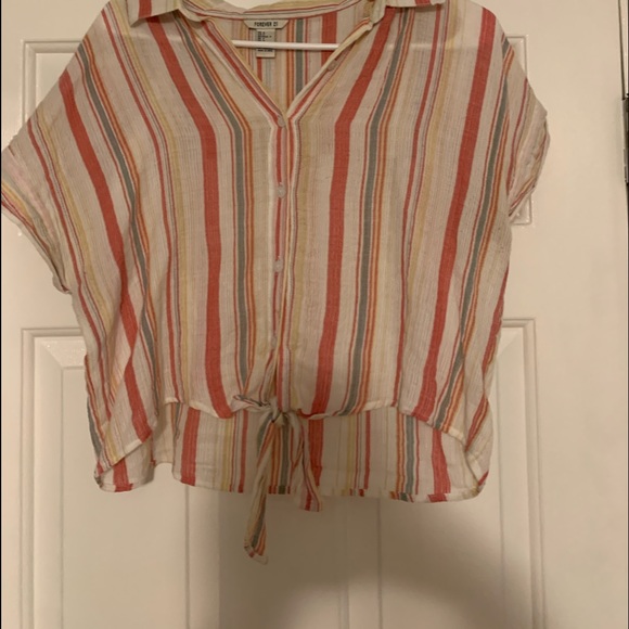 It’s a cute forever 21 top!! - Picture 4 of 4